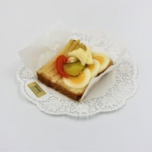 Belegtes Brötchen Spargel-Eier (CH)