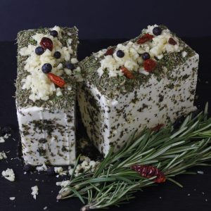 Schafskäse – mit Kräutern und Knoblauch