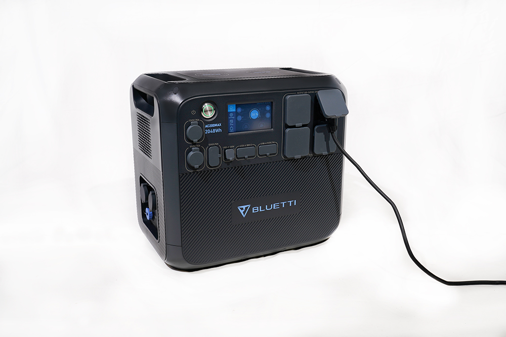 Bluetti Powerstation AC200MAX